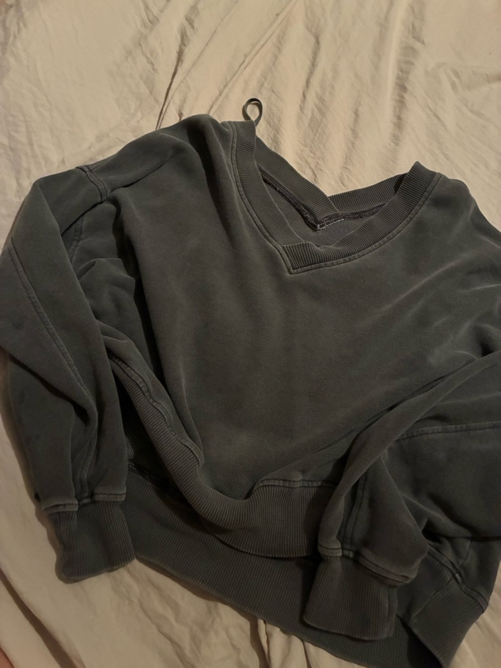 aerie V-Neck Sweatshirt in Charcoal Green